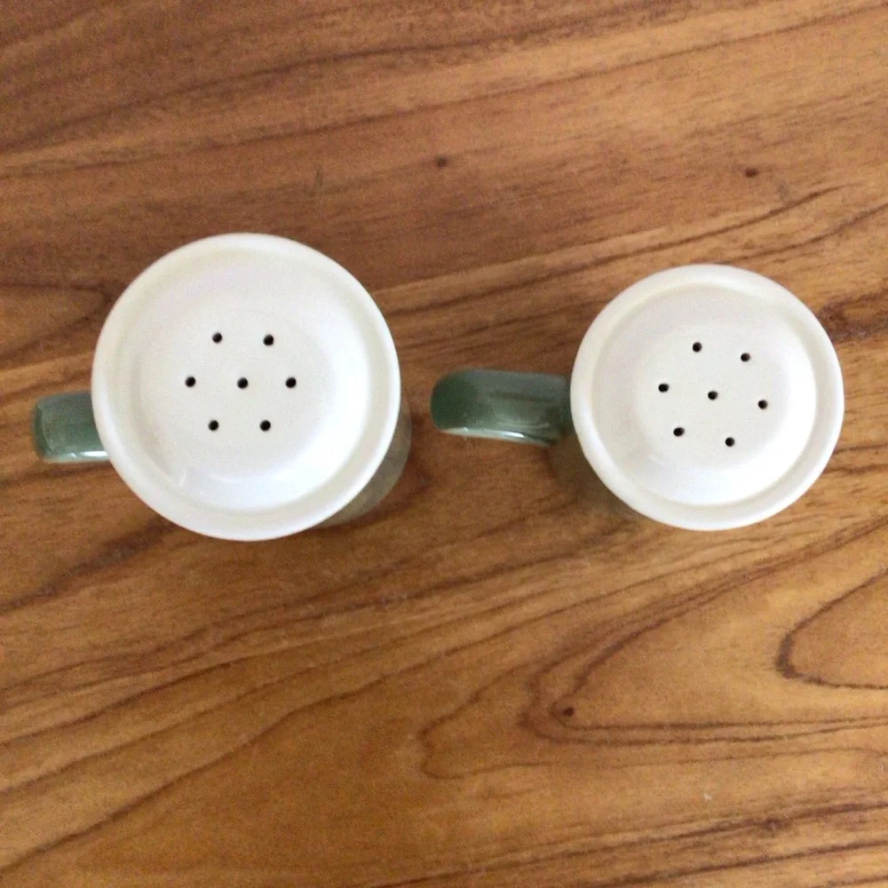 Vintage Green and Cream Handled Salt and Pepper Shaker Pair - Picture 5 of 6